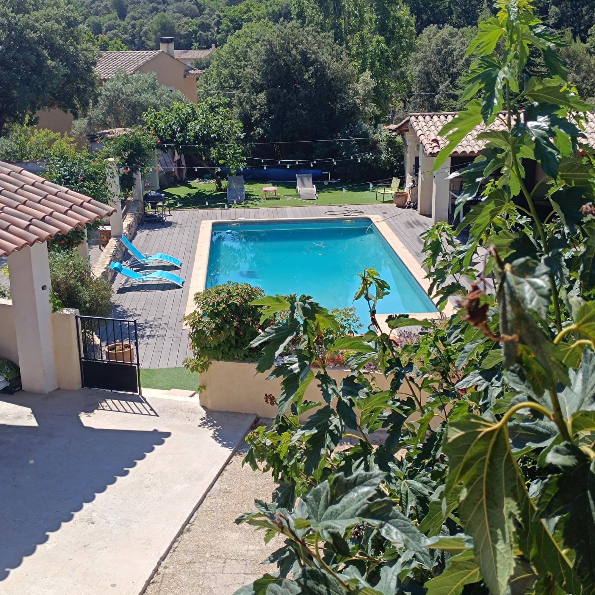 Chez Lucho Et Carole La Bastidonne